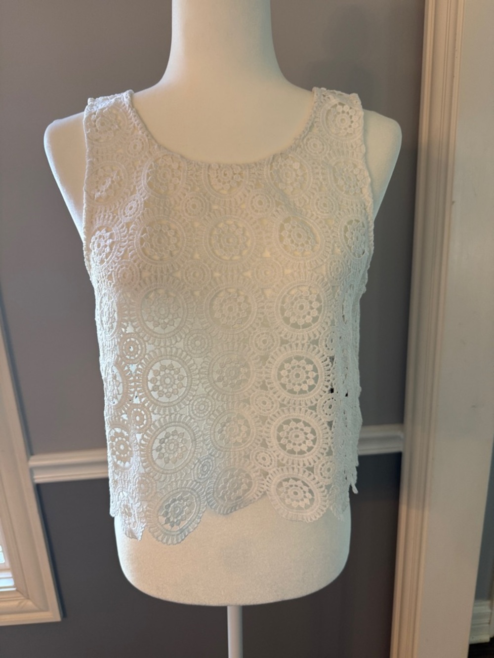 Vici White Crochet Circle-Pattern Tank Top
